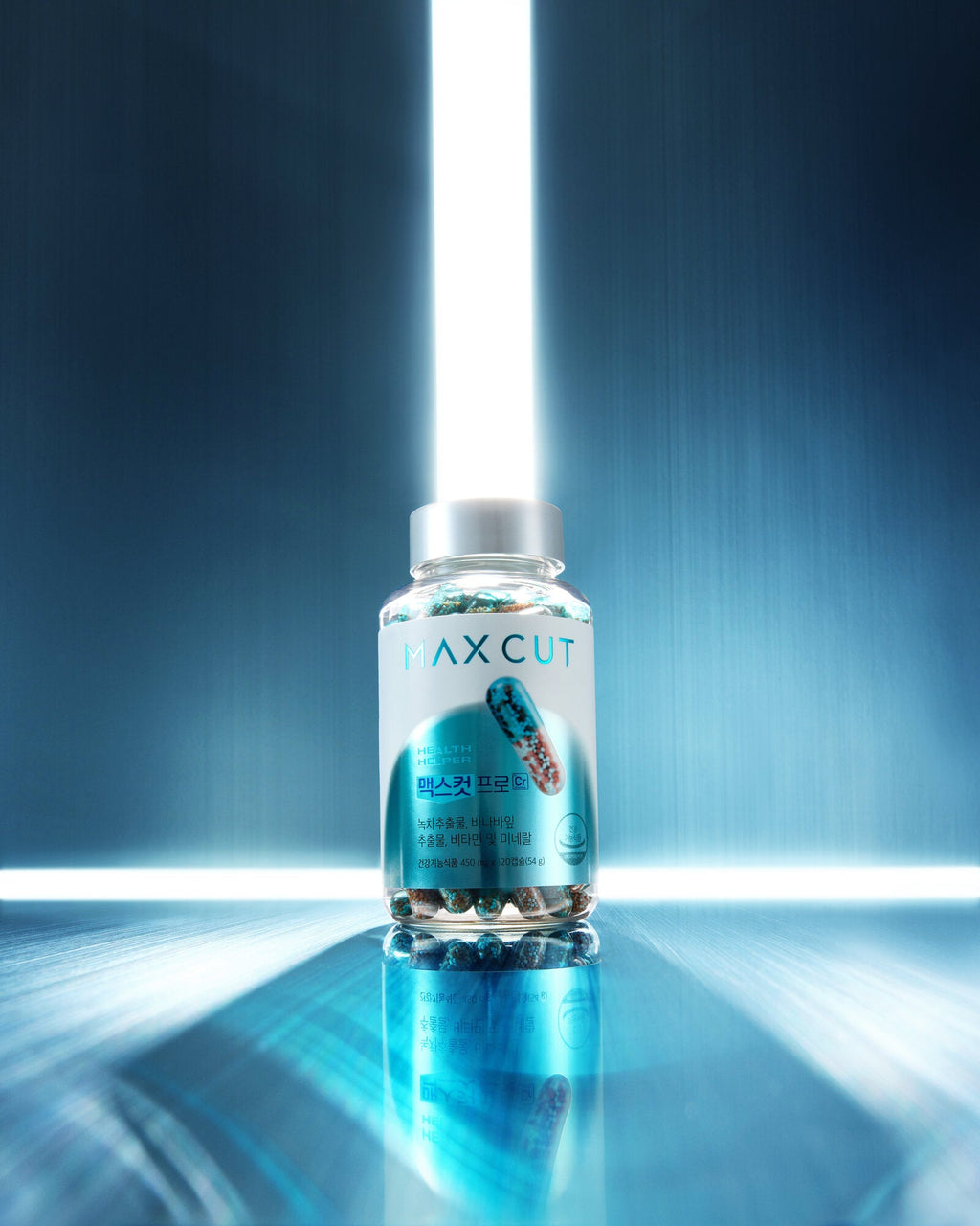 MAXCUT Pro Chrome bottle, premium mood shot