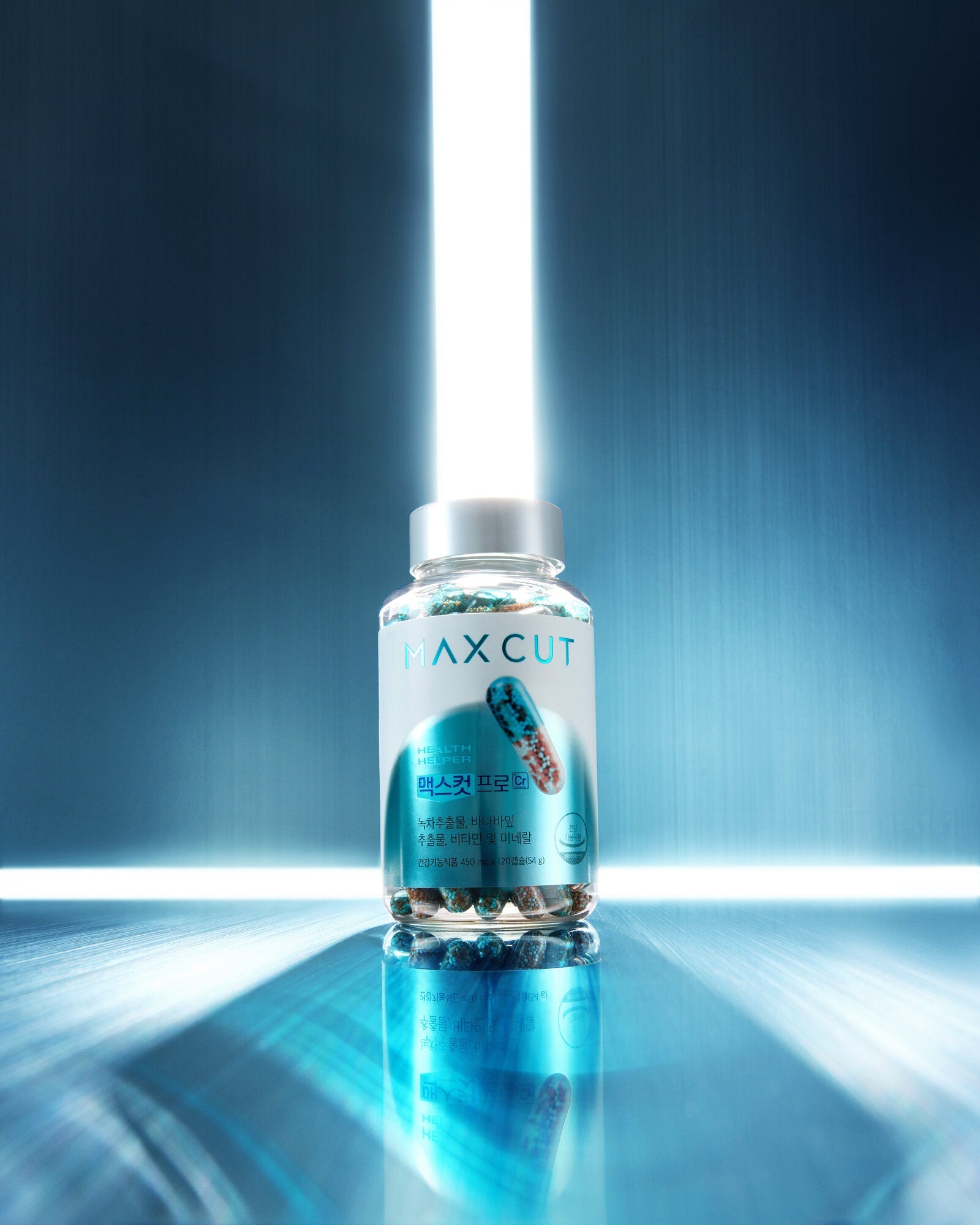 MAXCUT Pro Chrome bottle, premium mood shot