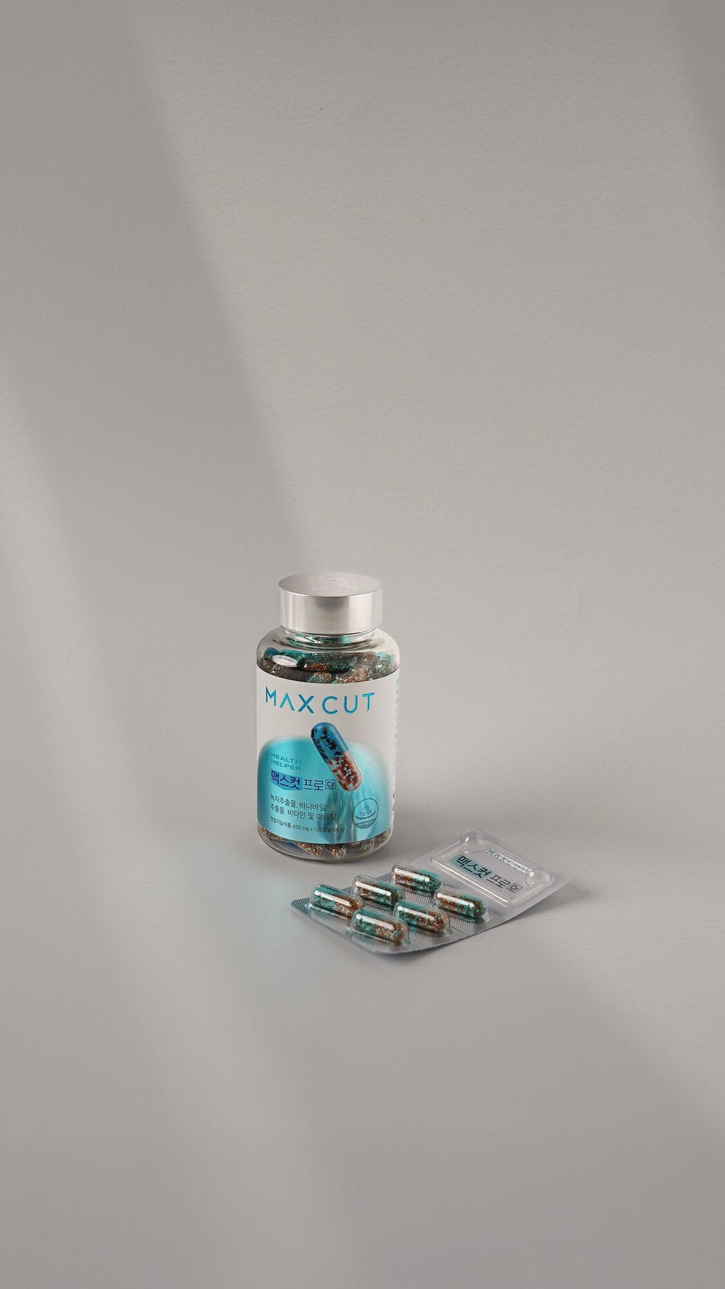 MAXCUT Pro Chrome bottle with capsules shown